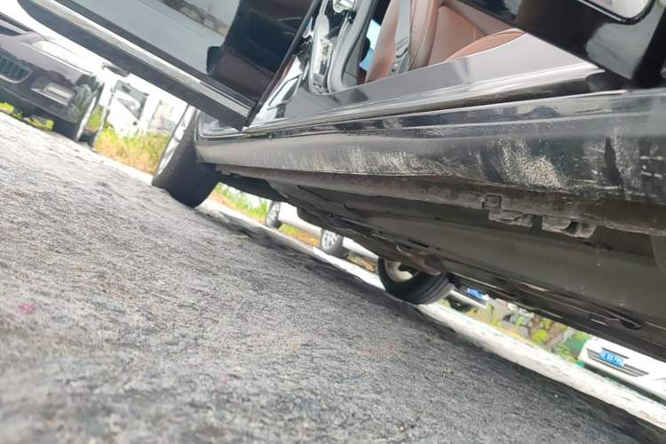 Used Buick LaCrosse 2014 2.0T SIDI Elite Tech Version Right Side Sill