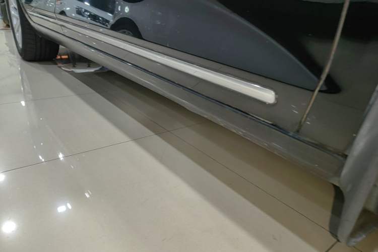 Used Buick LaCrosse 2014 2.0T SIDI Elite Tech Version Right Side Sill