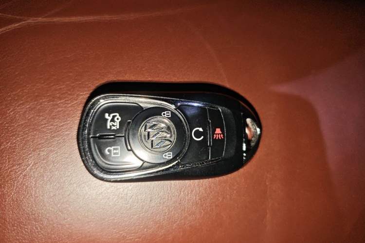 Used Buick LaCrosse 2014 2.0T SIDI Elite Tech Version Vehicle Key