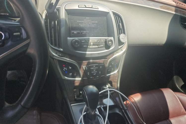 Used Buick LaCrosse 2014 2.0T SIDI Smart Luxury Flagship Edition Audio And AC Panel