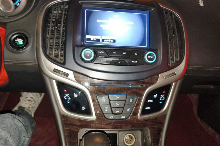Used Buick LaCrosse 2014 2.0T SIDI Elite Tech Version Audio And AC Panel