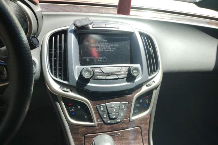 Used Buick LaCrosse 2014 2.0T SIDI Elite Tech Version Audio And AC Panel