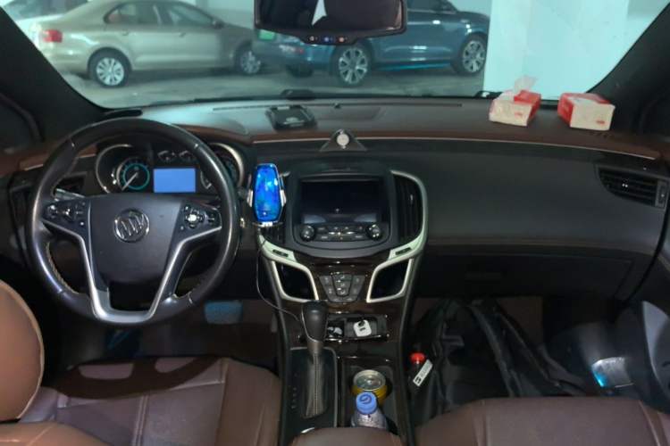 Used Buick LaCrosse 2014 2.0T SIDI Elite Tech Version Center Console
