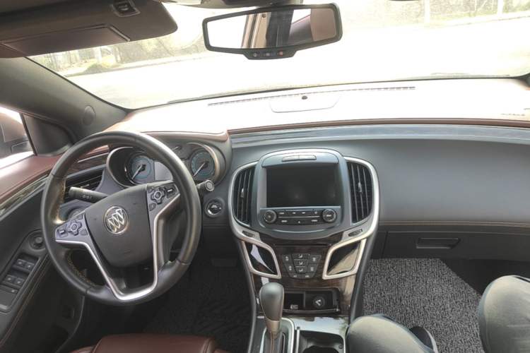 Used Buick LaCrosse 2014 2.0T SIDI Elite Tech Version Center Console