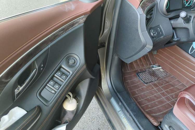 Used Buick LaCrosse 2014 2.0T SIDI Elite Tech Version Driver Seat