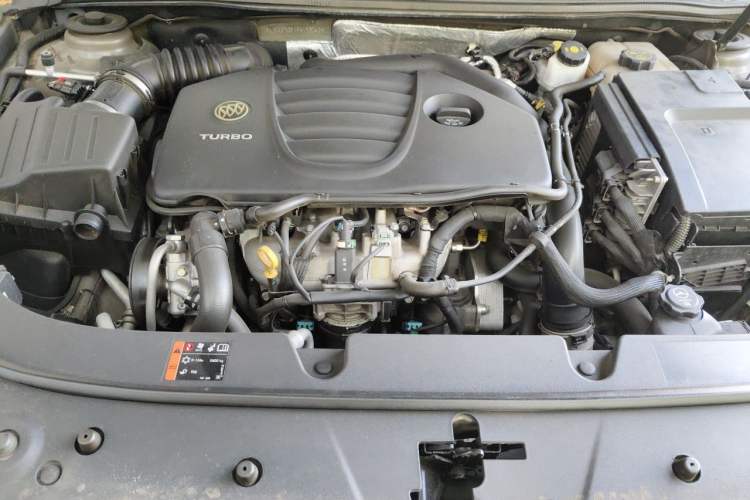 Used Buick LaCrosse 2014 2.0T SIDI Elite Tech Version Engine Bay