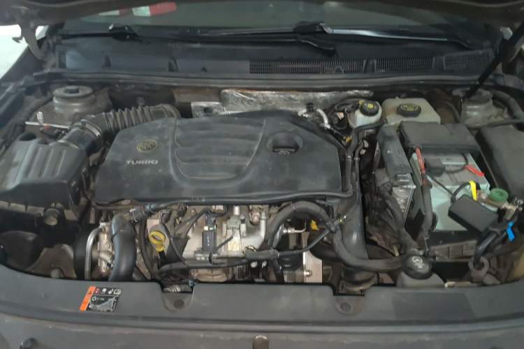 Used Buick LaCrosse 2014 2.0T SIDI Elite Tech Version Engine Bay