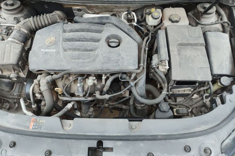 Used Buick LaCrosse 2014 2.0T SIDI Elite Tech Version Engine Bay