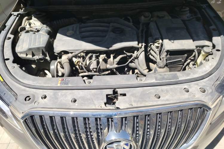 Used Buick LaCrosse 2014 2.0T SIDI Elite Tech Version Engine Bay