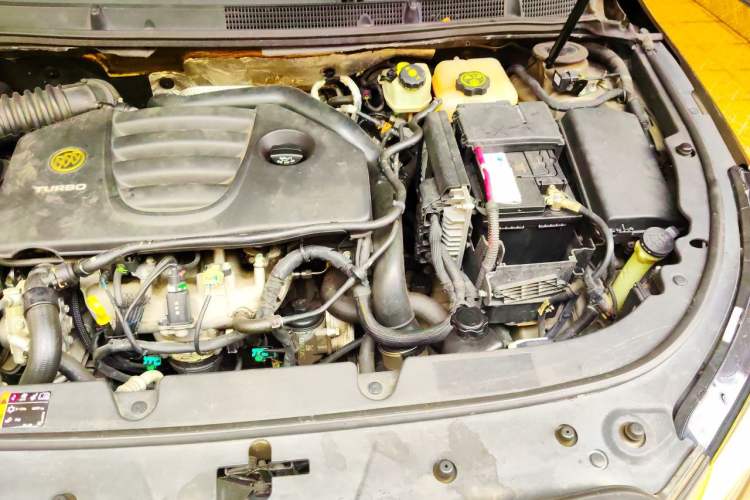 Used Buick LaCrosse 2014 2.0T SIDI Smart Luxury Flagship Edition Engine Bay Left