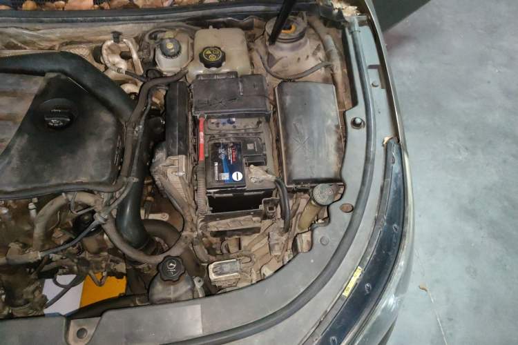 Used Buick LaCrosse 2014 2.0T SIDI Elite Tech Version Engine Bay Left