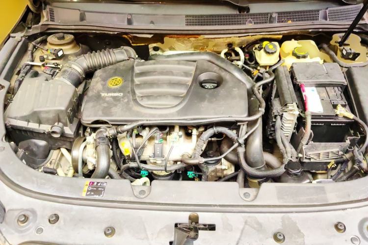 Used Buick LaCrosse 2014 2.0T SIDI Smart Luxury Flagship Edition Engine Bay