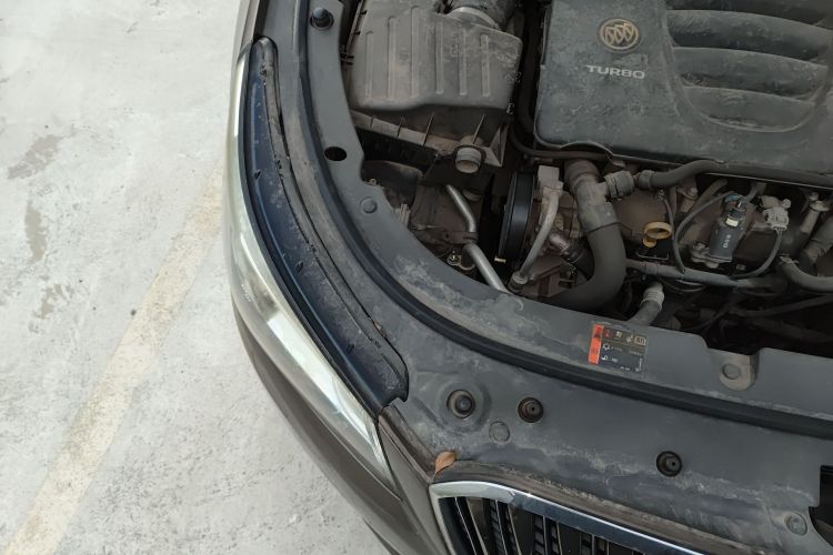 Used Buick LaCrosse 2014 2.0T SIDI Elite Tech Version Engine Bay Right