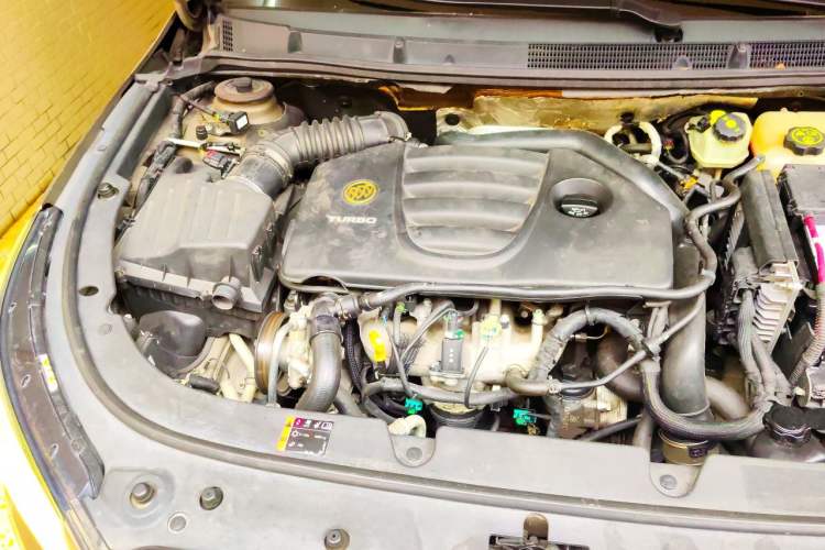 Used Buick LaCrosse 2014 2.0T SIDI Smart Luxury Flagship Edition Engine Bay Right