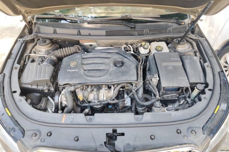 Used Buick LaCrosse 2014 2.0T SIDI Elite Tech Version Engine Bay