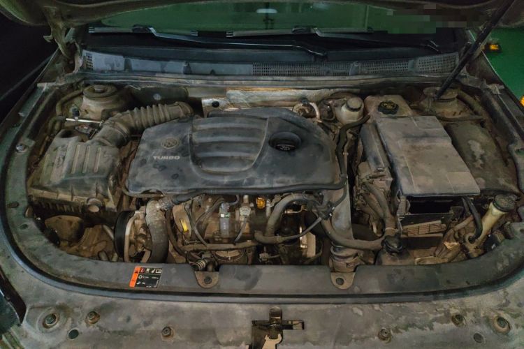 Used Buick LaCrosse 2014 2.0T SIDI Elite Tech Version Engine Bay