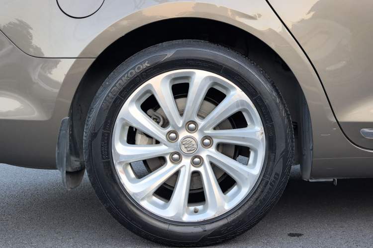 Used Buick LaCrosse 2014 2.0T SIDI Elite Tech Version Exterior 3