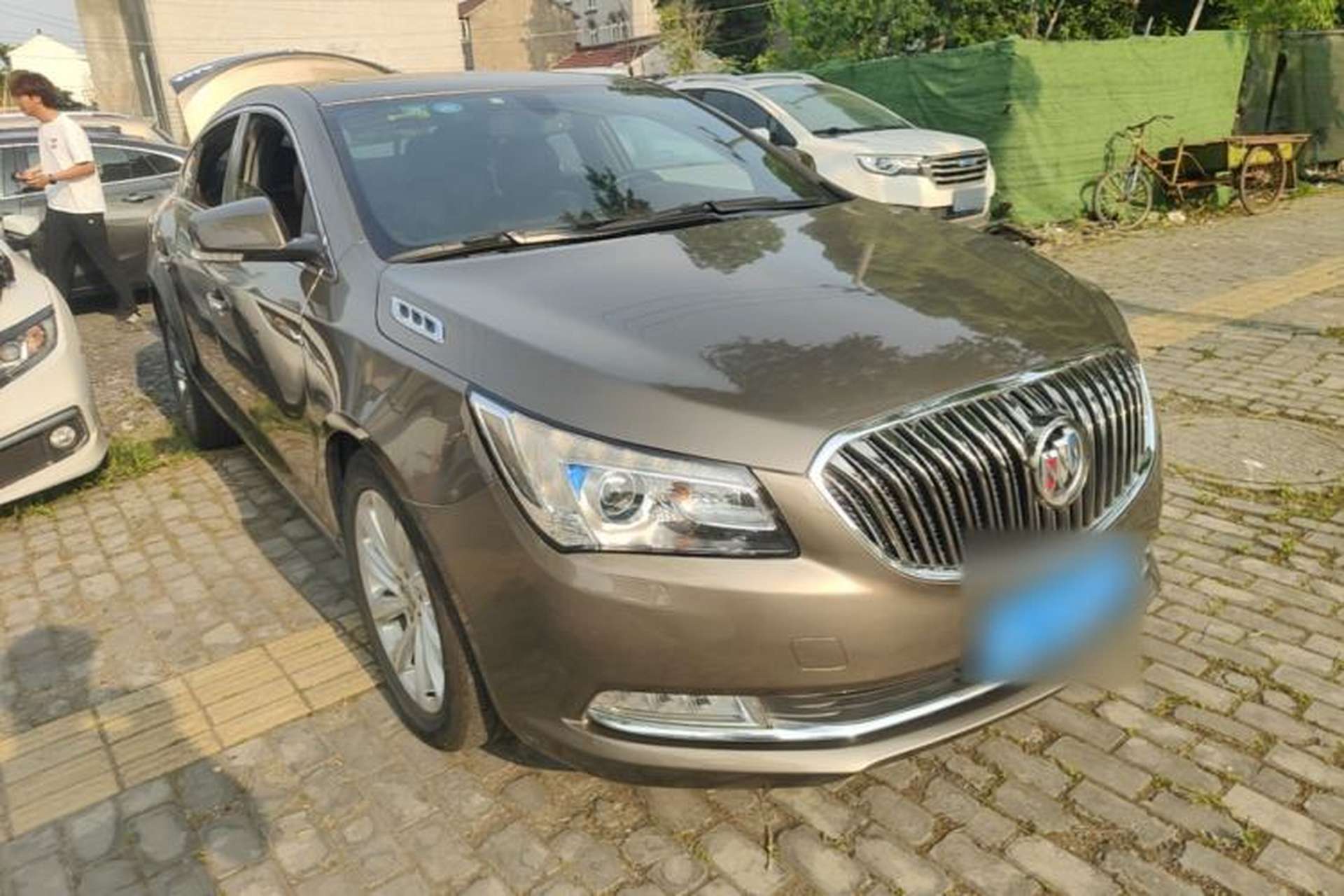 Used Buick LaCrosse 2014 2.0T SIDI Elite Tech Version Front Right 45 Deg