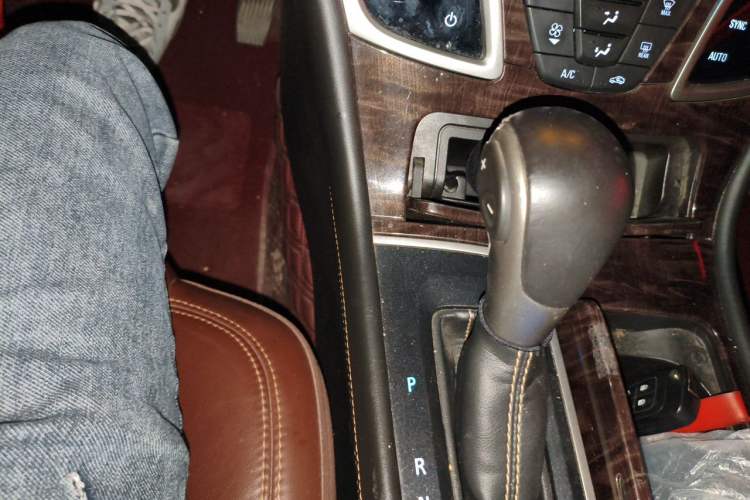 Used Buick LaCrosse 2014 2.0T SIDI Elite Tech Version Gear Lever