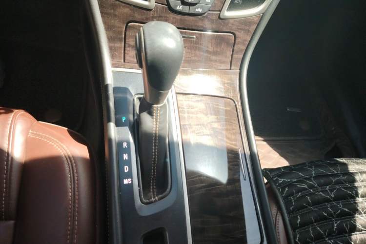 Used Buick LaCrosse 2014 2.0T SIDI Elite Tech Version Gear Lever