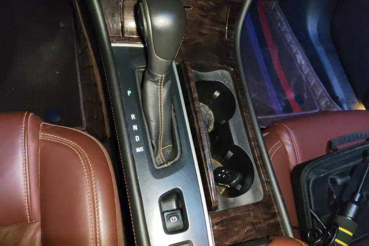 Used Buick LaCrosse 2014 2.0T SIDI Elite Tech Version Gear Lever