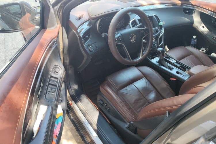 Used Buick LaCrosse 2014 2.0T SIDI Elite Tech Version Interior 3