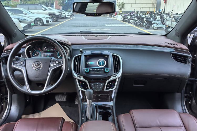 Used Buick LaCrosse 2014 2.0T SIDI Elite Tech Version Interior 4