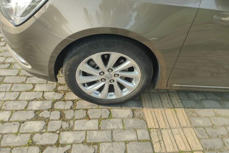 Used Buick LaCrosse 2014 2.0T SIDI Elite Tech Version Left Front Wheel Hub