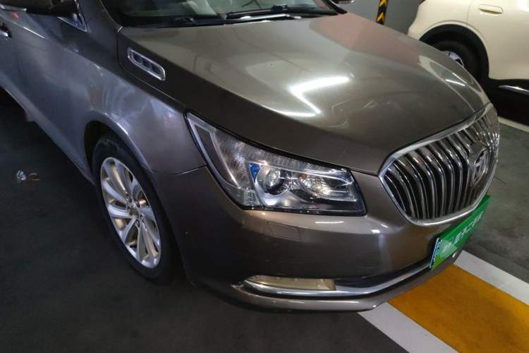 Used Buick LaCrosse 2014 2.0T SIDI Elite Tech Version Right Front Headlight