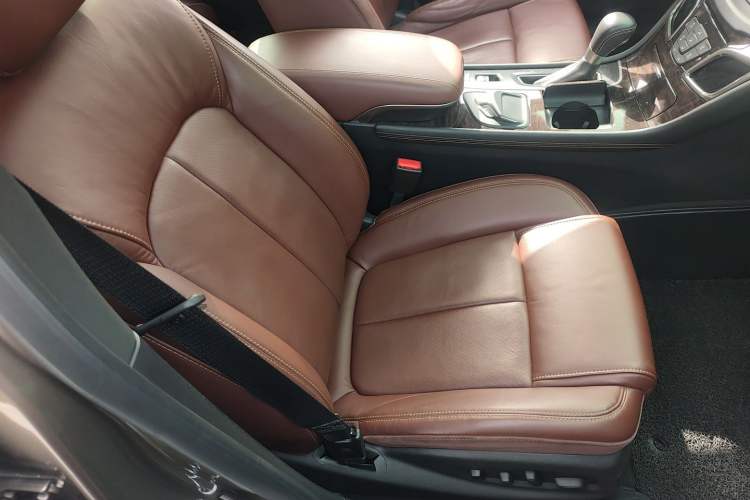 Used Buick LaCrosse 2014 2.0T SIDI Smart Luxury Flagship Edition Right Front Seat