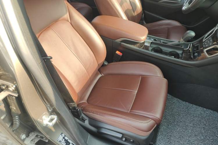 Used Buick LaCrosse 2014 2.0T SIDI Elite Tech Version Right Front Seat