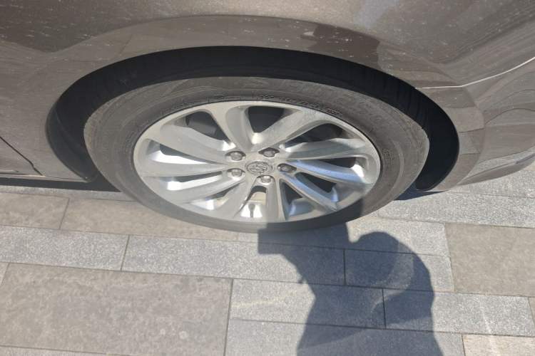 Used Buick LaCrosse 2014 2.0T SIDI Smart Luxury Flagship Edition Right Front Wheel Hub