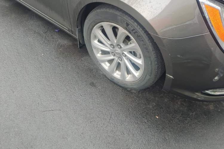 Used Buick LaCrosse 2014 2.0T SIDI Smart Luxury Flagship Edition Right Front Wheel Hub