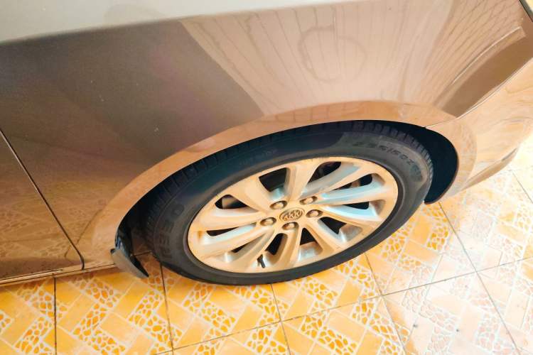 Used Buick LaCrosse 2014 2.0T SIDI Smart Luxury Flagship Edition Right Front Wheel Hub