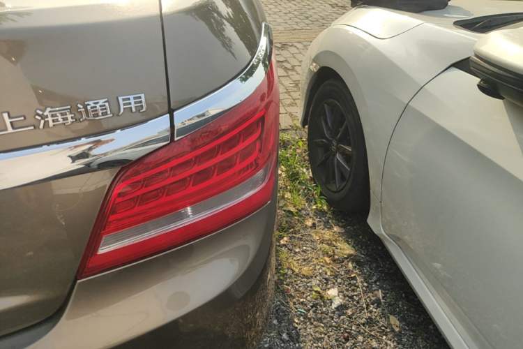 Used Buick LaCrosse 2014 2.0T SIDI Elite Tech Version Right Rear Taillight