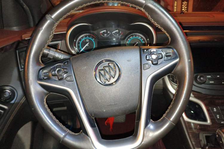 Used Buick LaCrosse 2014 2.0T SIDI Elite Tech Version Steering Wheel