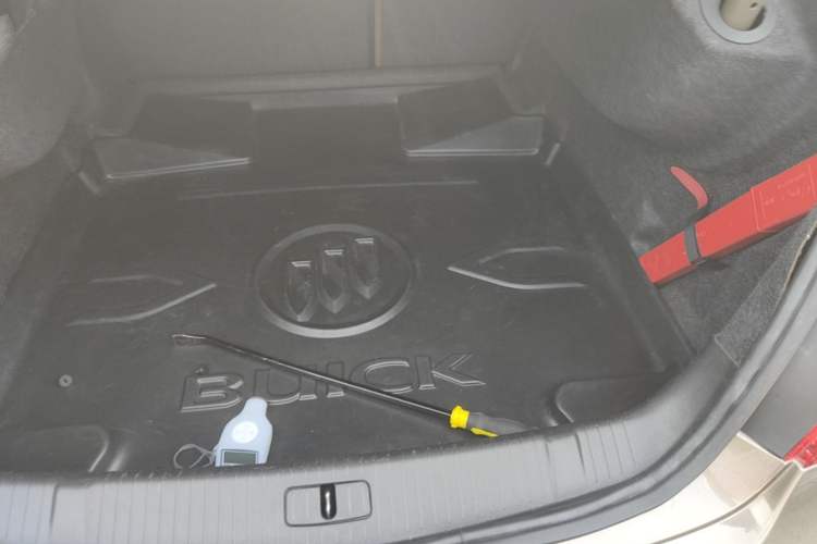Used Buick LaCrosse 2014 2.0T SIDI Elite Tech Version Trunk