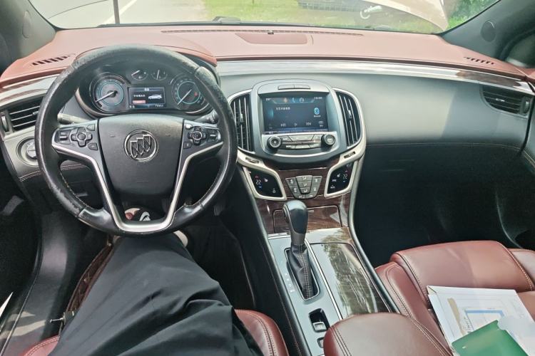 Used Buick LaCrosse 2014 2.0T SIDI Elite Tech Version Center Console