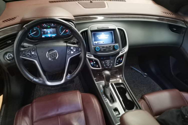 Used Buick LaCrosse 2014 2.0T SIDI Elite Tech Version Center Console