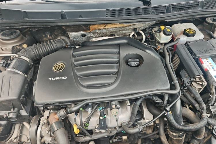 Used Buick LaCrosse 2014 2.0T SIDI Elite Tech Version Engine Bay