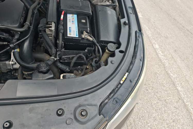 Used Buick LaCrosse 2014 2.0T SIDI Elite Tech Version Engine Bay Left