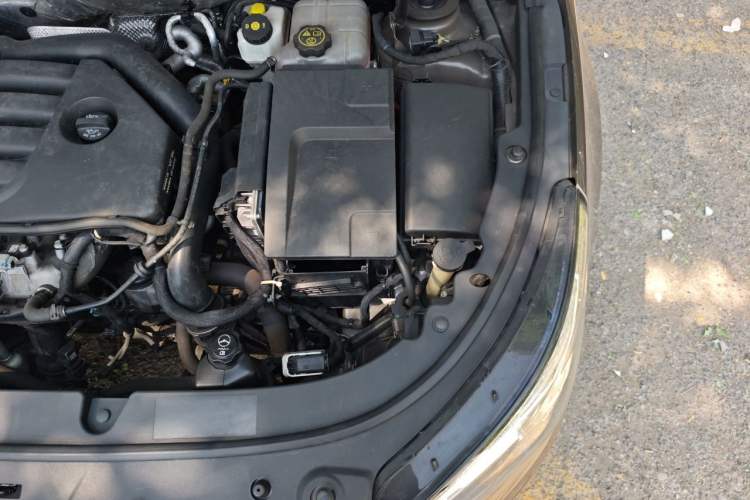 Used Buick LaCrosse 2014 2.0T SIDI Smart Luxury Flagship Edition Engine Bay Left