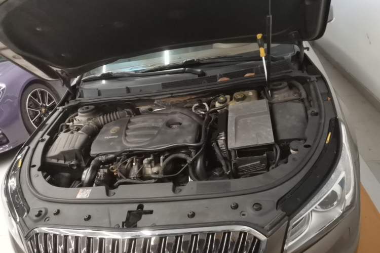 Used Buick LaCrosse 2014 2.0T SIDI Elite Tech Version Engine Bay