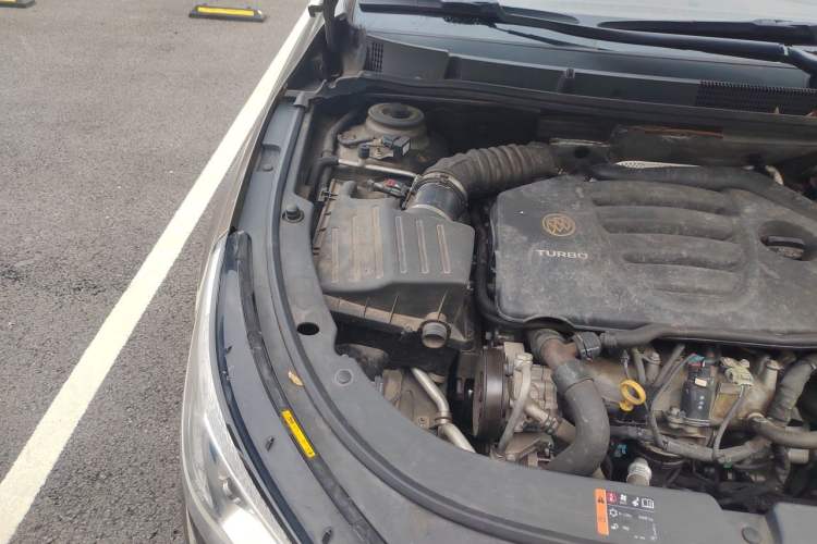Used Buick LaCrosse 2014 2.0T SIDI Smart Luxury Flagship Edition Engine Bay Right