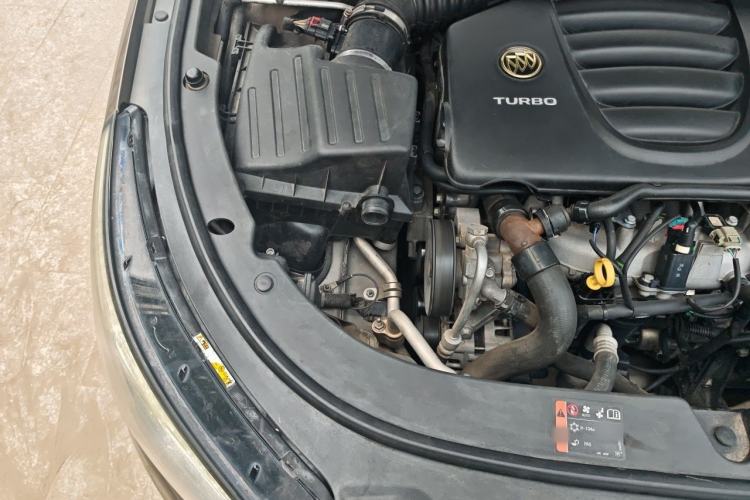Used Buick LaCrosse 2014 2.0T SIDI Elite Tech Version Engine Bay Right