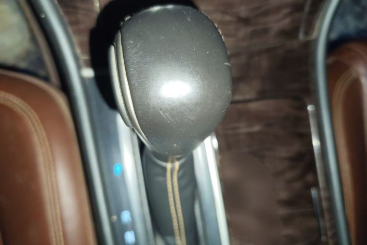 Used Buick LaCrosse 2014 2.0T SIDI Elite Tech Version Gear Lever
