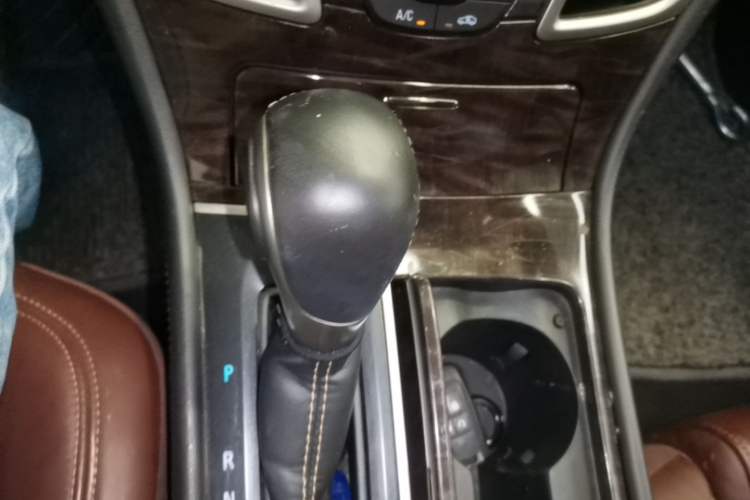 Used Buick LaCrosse 2014 2.0T SIDI Elite Tech Version Gear Lever