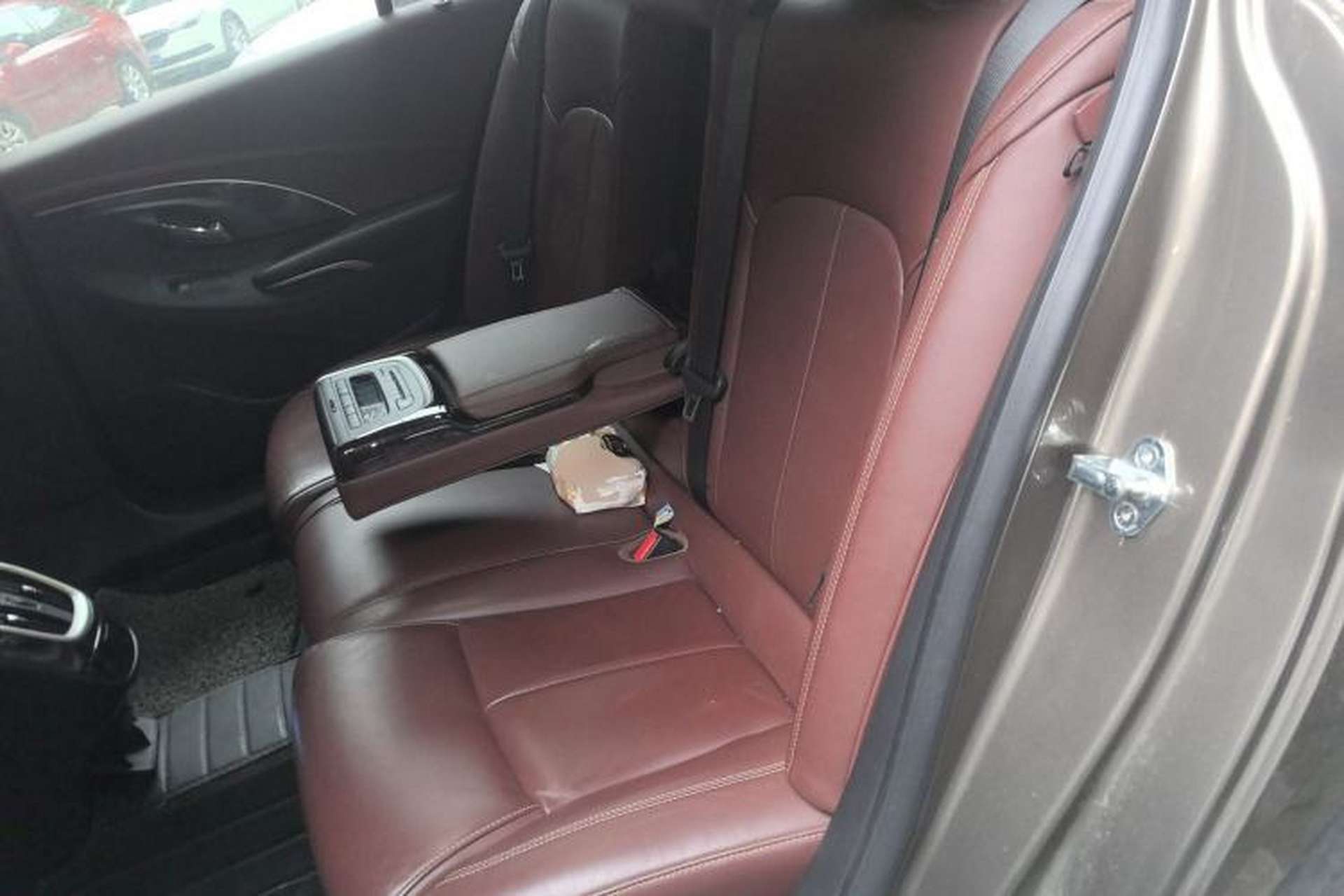 Used Buick LaCrosse 2014 2.0T SIDI Elite Tech Version Left Rear Seat