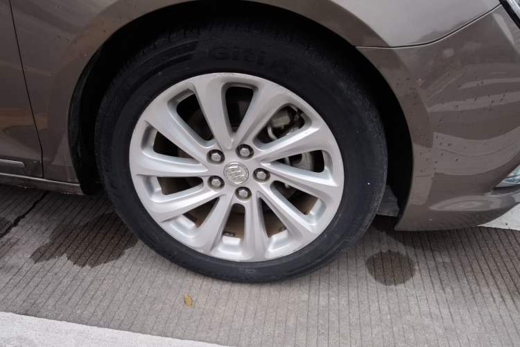 Used Buick LaCrosse 2014 2.0T SIDI Smart Luxury Flagship Edition Right Front Wheel Hub