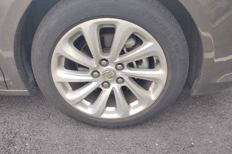 Used Buick LaCrosse 2014 2.0T SIDI Smart Luxury Flagship Edition Right Front Wheel Hub